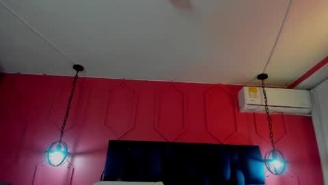 Hanny  online show from May 20, 11:29 am