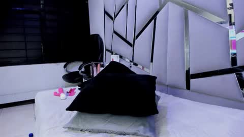 hanny_watson online show from May 8, 3:26 pm
