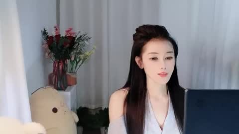 Daisy online show from May 5, 10:35 pm