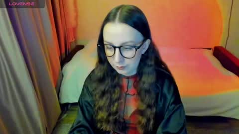 Stephanie online show from May 17, 5:45 pm