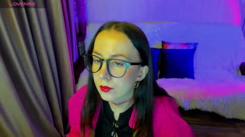 Stephanie online show from December 19, 7:06 pm