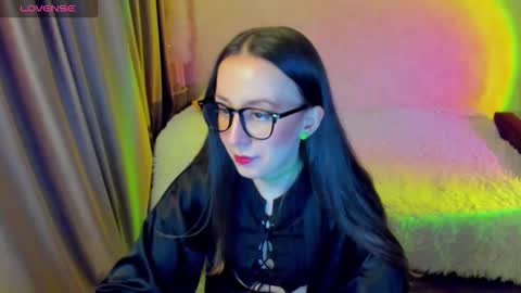 Stephanie online show from March 28, 6:40 pm