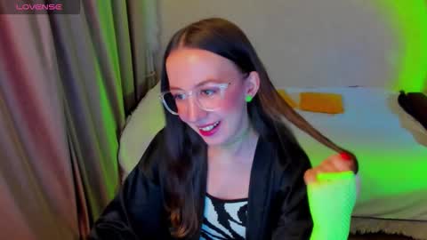 Stephanie online show from February 22, 7:15 pm