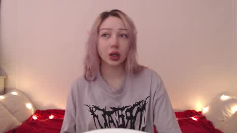 Emily online show from February 1, 9:02 pm