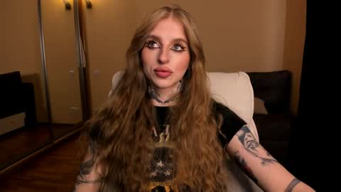 Julia online show from May 7, 5:34 am