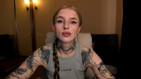 Julia online show from May 19, 4:52 am