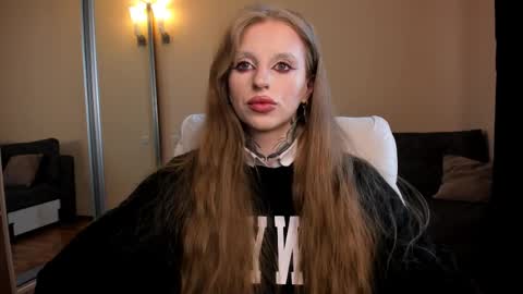 Julia online show from March 29, 5:28 am