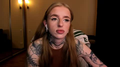 Julia online show from May 26, 5:18 am