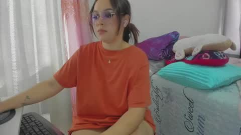 Natii  online show from May 21, 9:46 pm
