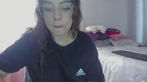 Natii  online show from April 4, 9:02 pm