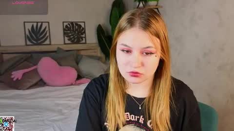 Christine online show from September 29, 12:05 am