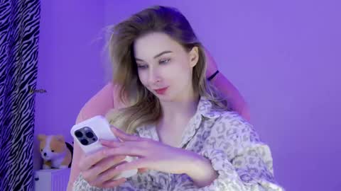 Anna online show from May 16, 7:02 pm