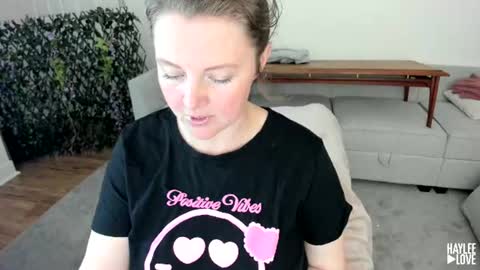 Haylee Love online show from June 8, 7:03 pm