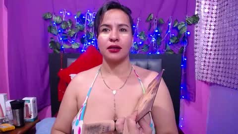 Snapshot of hazel_34 chatting on January 7, 7:28 pm hazel online show from January 7, 7:28 pm