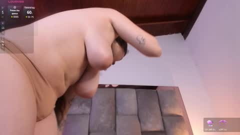 Im Hazel online show from December 1, 8:33 pm