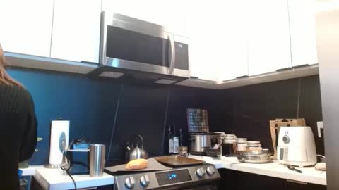 Hazel online show from November 10, 3:51 pm