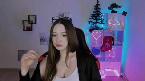 Hazel online show from December 9, 12:51 pm