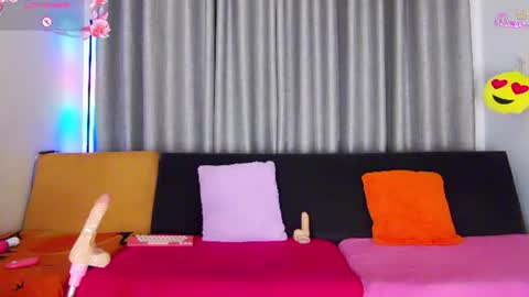 AngieLizzy online show from July 5, 1:39 pm