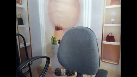 love bug online show from February 8, 4:22 pm