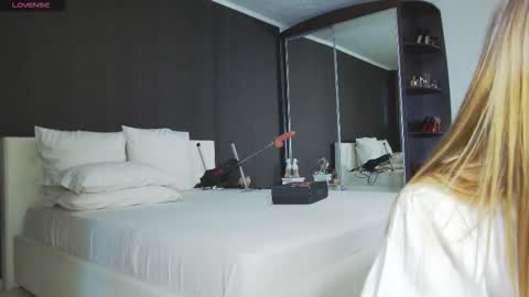 Helen online show from March 14, 8:37 am