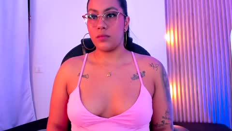 Heilyn  online show from April 9, 12:10 pm