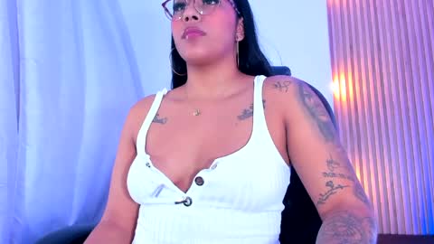 Heilyn  online show from April 8, 12:40 pm