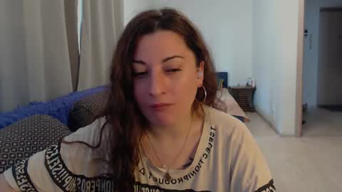 helen_adams_ online show from July 6, 6:18 am