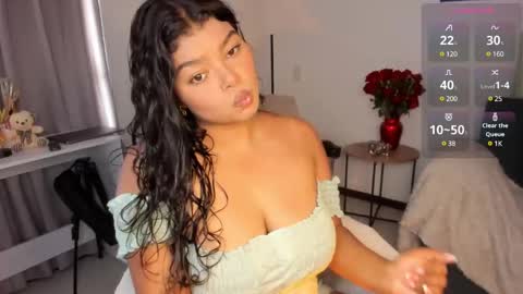Snapshot of helen_miller chatting on February 20, 8:47 pm helen_miller online show from February 20, 8:47 pm