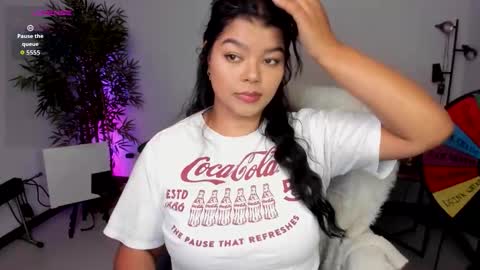 Snapshot of helen_miller chatting on October 14, 12:24 am helen_miller online show from October 14, 12:24 am