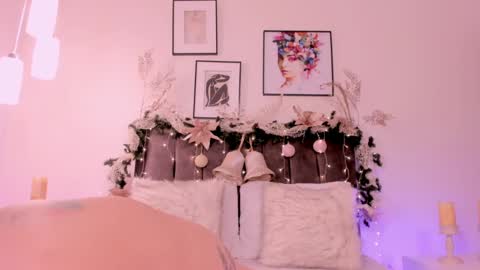 Helen  online show from December 4, 1:20 pm