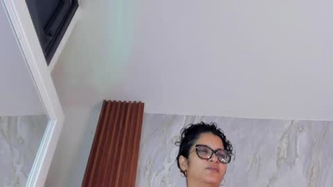 Helena Santos  online show from May 15, 2:31 pm