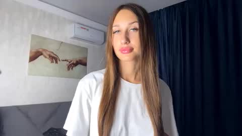 Chloe online show from September 29, 9:14 am