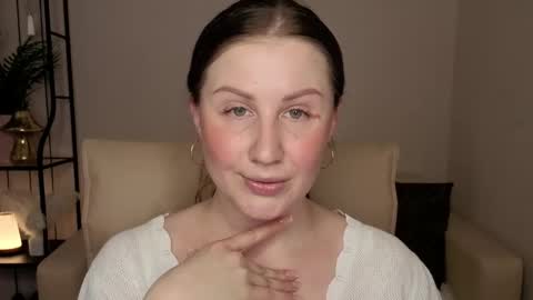 Helen online show from May 4, 9:02 am