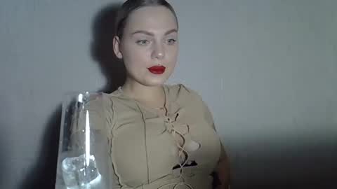 helga_now online show from October 4, 8:13 pm