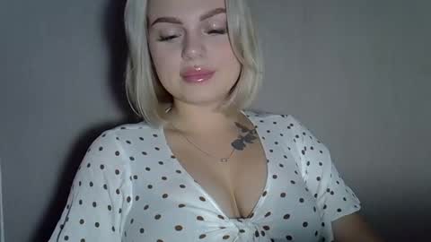helga_now online show from September 30, 8:03 pm