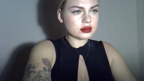 helga_now online show from September 14, 7:23 pm