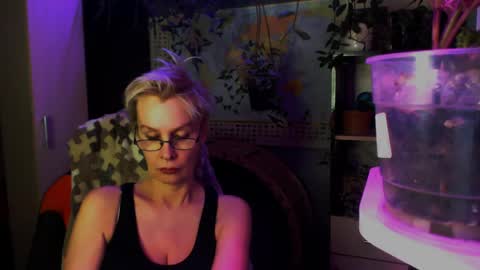 Helga online show from May 4, 5:39 pm