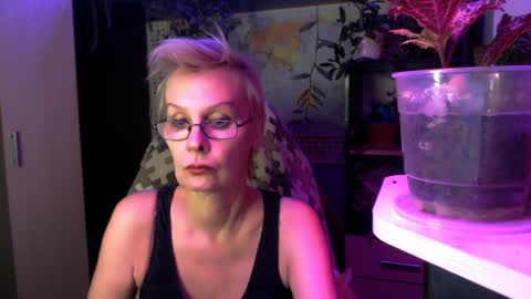 Helga online show from April 9, 9:31 pm
