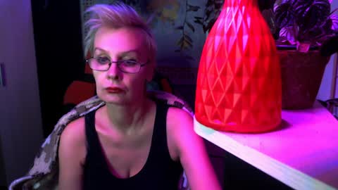 Helga online show from April 4, 6:51 pm