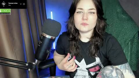 Red online show from May 26, 7:46 pm