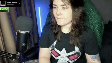Red online show from May 5, 8:23 pm
