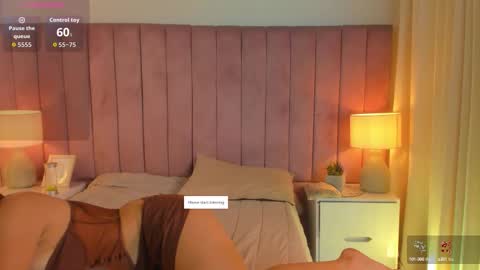 hellen_mckenzie online show from October 3, 6:18 am