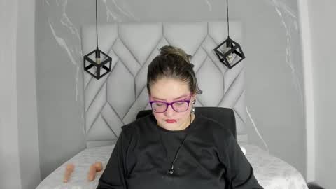 HELLEN online show from September 27, 2:02 pm