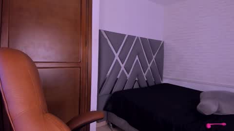 Snapshot of hellena_1 chatting on September 21, 8:40 pm Juliet online show from September 21, 8:40 pm
