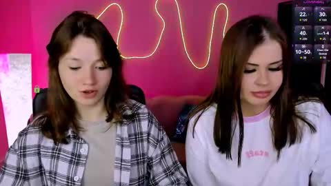 Helli online show from March 4, 8:59 pm