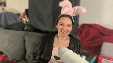 Katie 3 online show from April 3, 6:06 pm