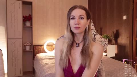 Alisia  Monday to Friday from 10 am to 4 pm GMT 2 online show from May 25, 8:46 am