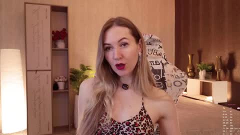 Alisia  Monday to Friday from 10 am to 4 pm GMT 2 online show from May 11, 8:27 am