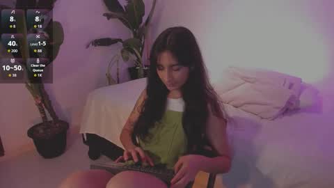 Hello I am Valentina independent Colombian model I love sensuality and pleasure welcome online show from November 14, 7:25 pm