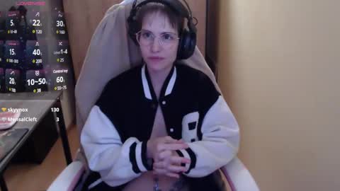 HeraLuna  online show from December 28, 10:44 pm